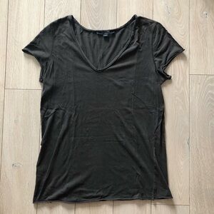 All Saints Raw Hem V Neck T Shirt in Faded Black Size XS